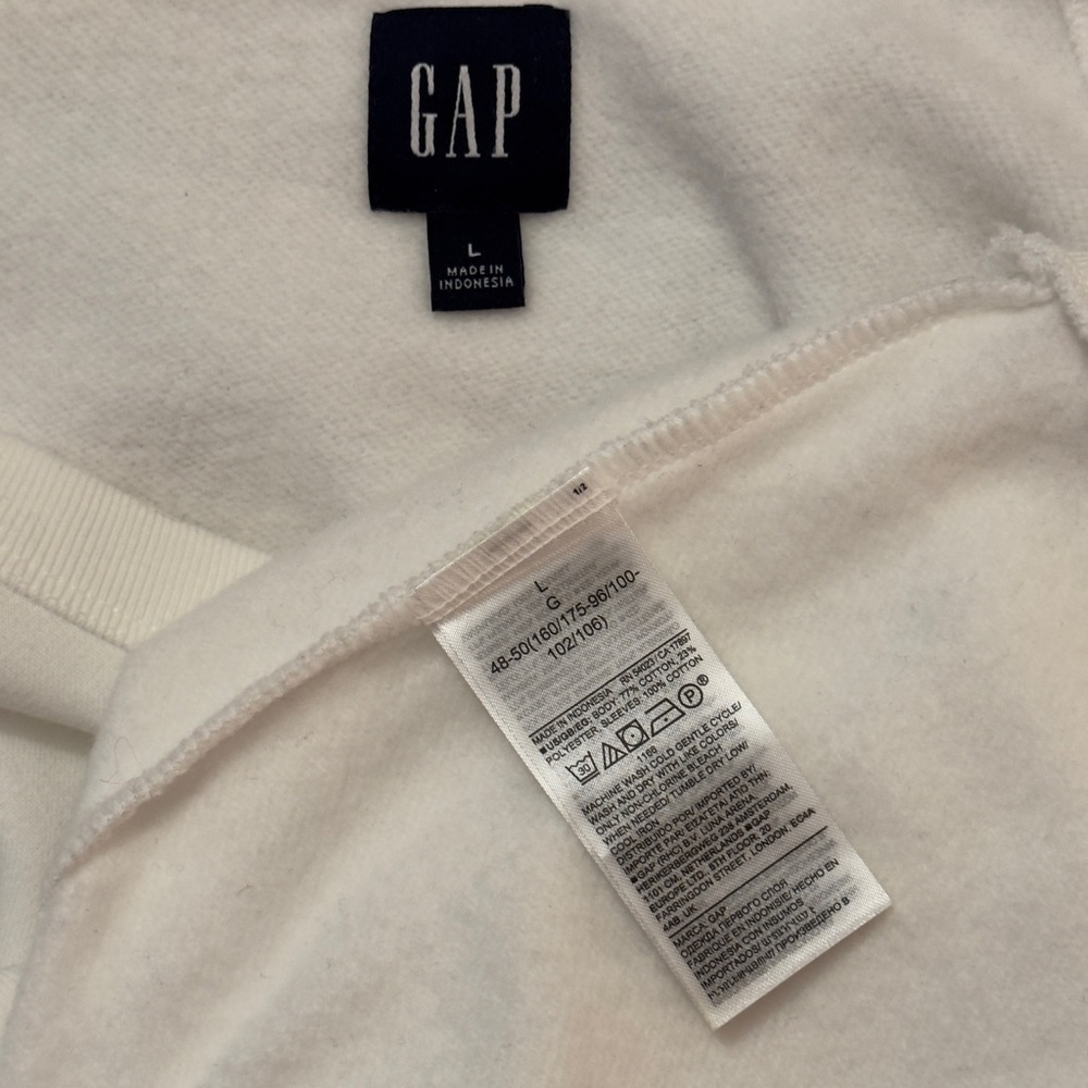 Gap size L “new off white” sweatshirt, eyelet sleeves. NWOT, sold out at Gap! - Picture 6 of 13